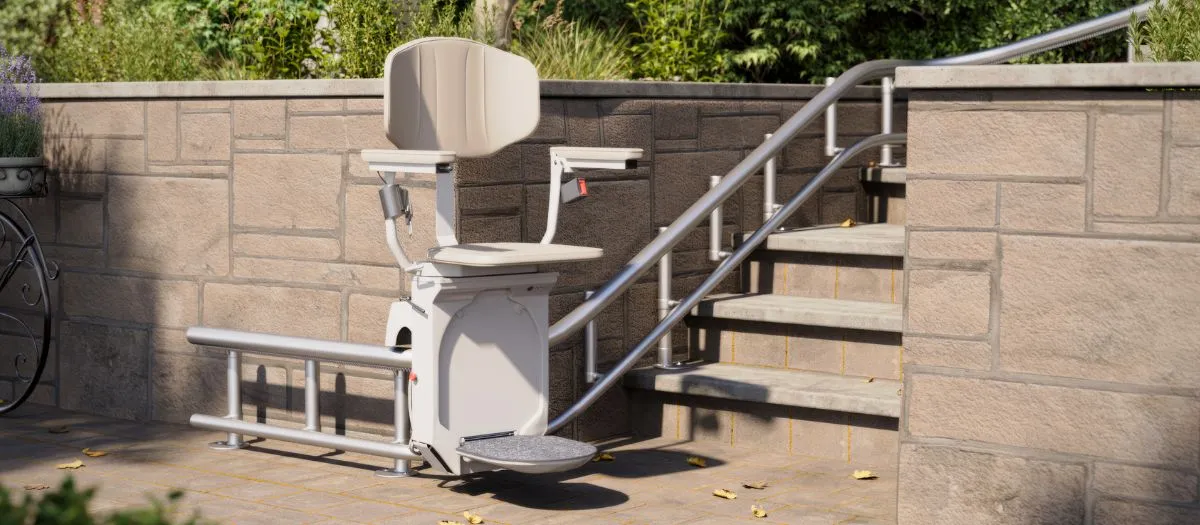 Salvaescaleras curvo para exterior Bruno Eliva