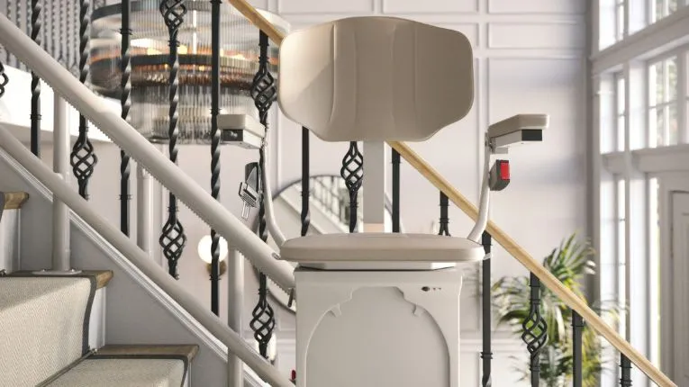 monte-escalier intérieur courbe Bruno Eliva