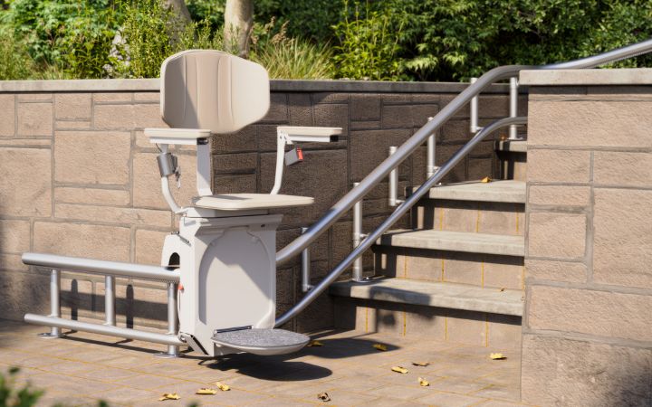 bruno eliva curved outdoor stair lift